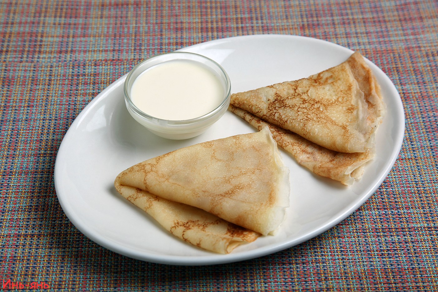 Блин  классический со сметаной