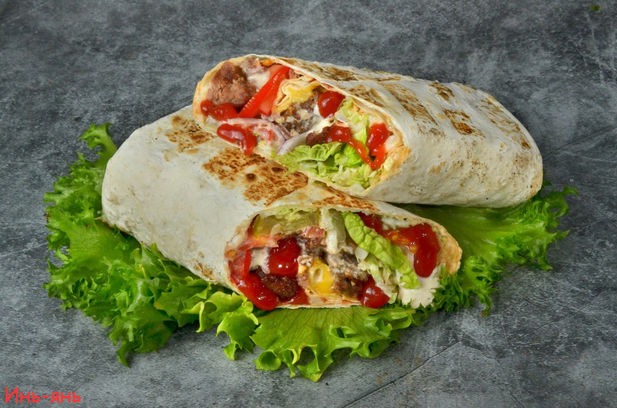 Гирос с курицей.